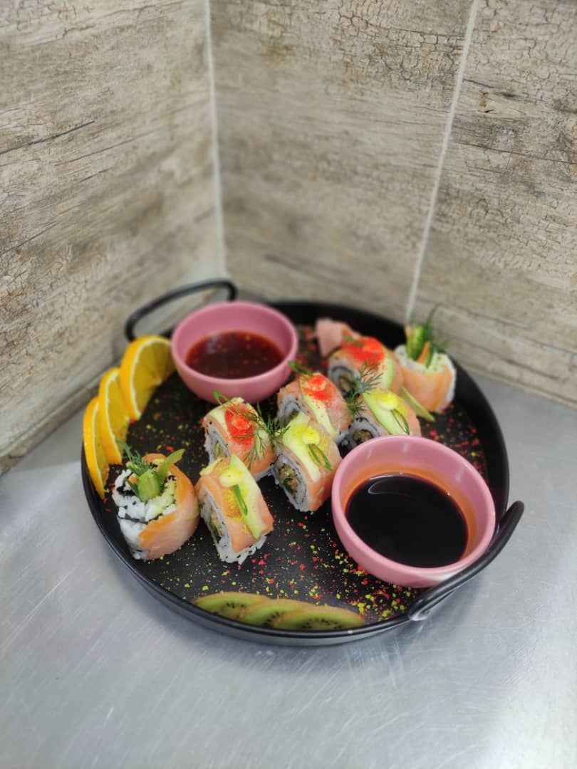 سالمون آووکادو